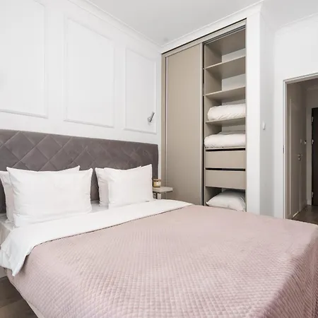 Close-urban Chic - Luxury At Mennica Apartamento