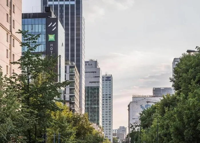 Close-urban Chic - Luxury At Mennica Apartment