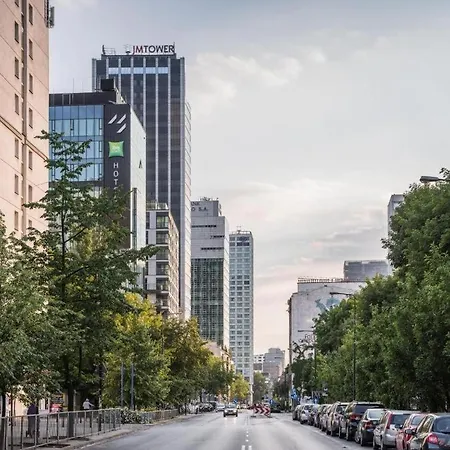 Close-urban Chic - Luxury At Mennica Apartment